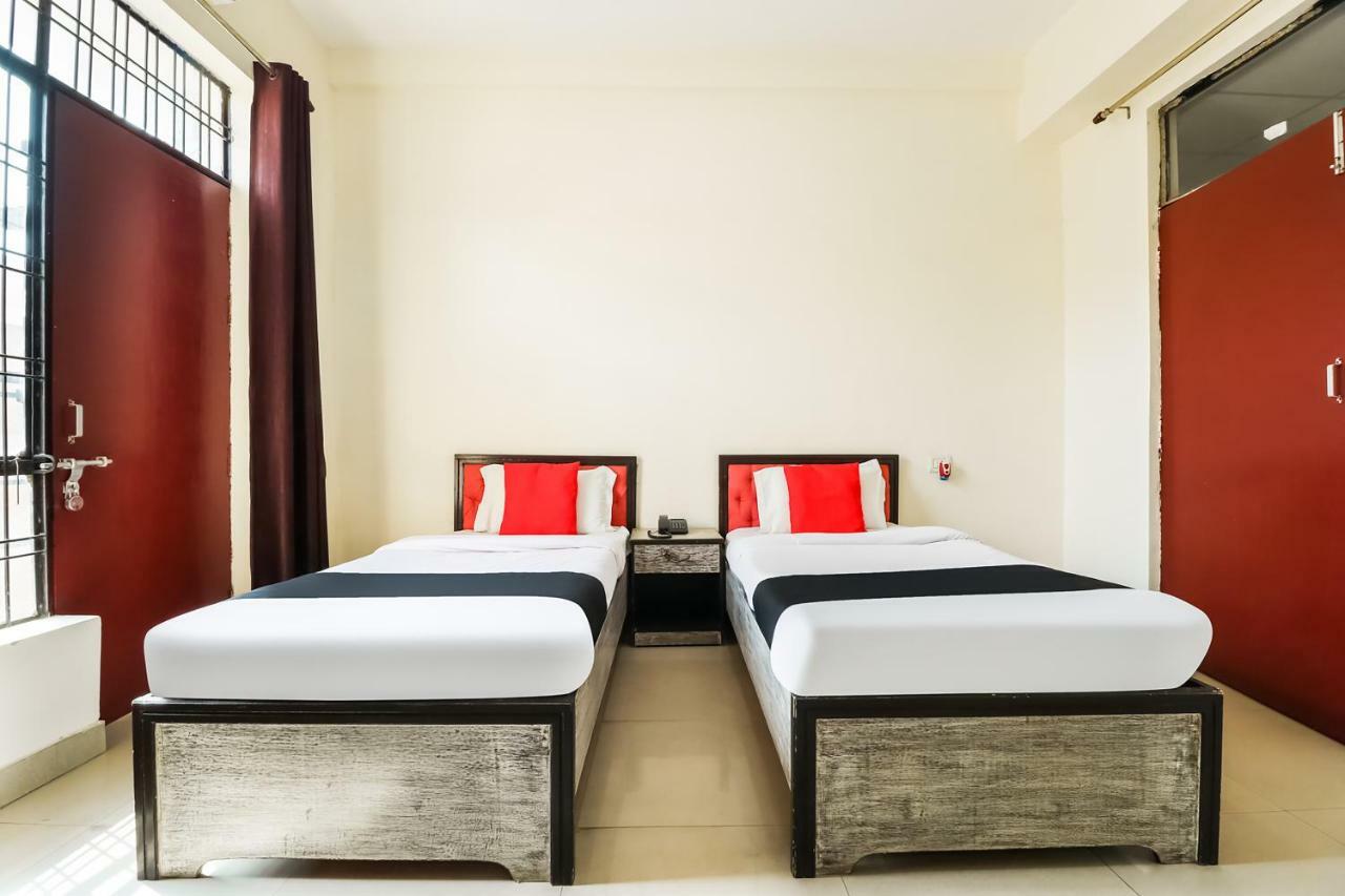 Capital O 60233 Brij Ki Rasoi Deluxe Hotel Lucknow Exterior photo
